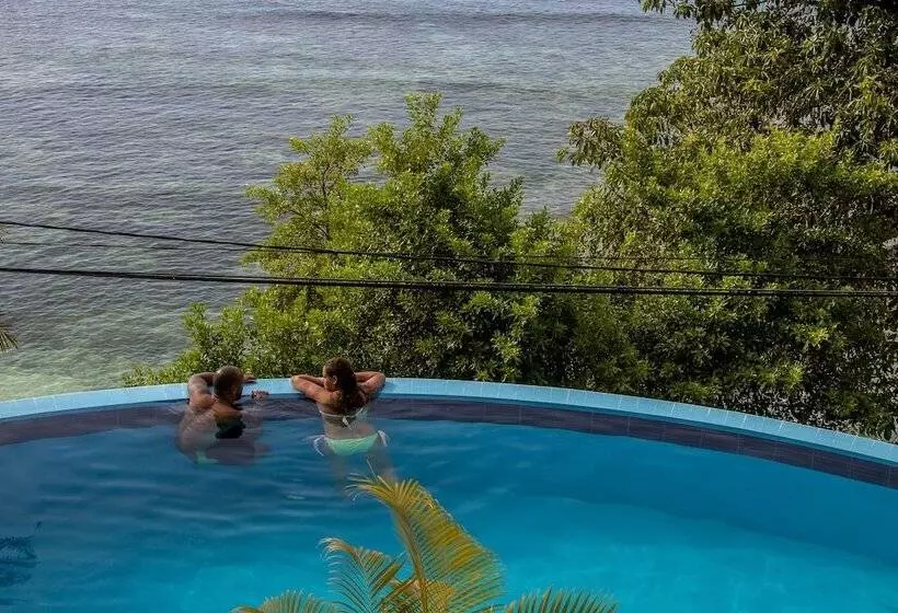 Treasure Cove Hotel & Restaurant