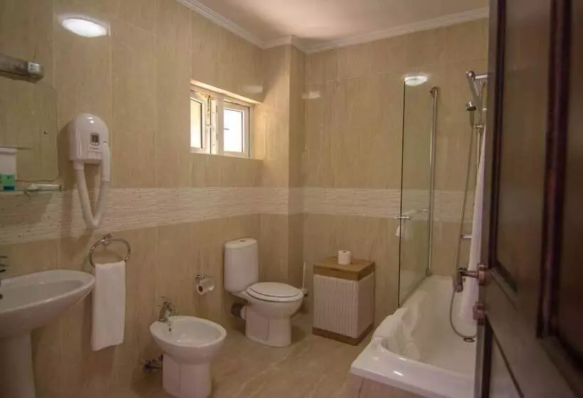 Treasure Cove Hotel & Restaurant