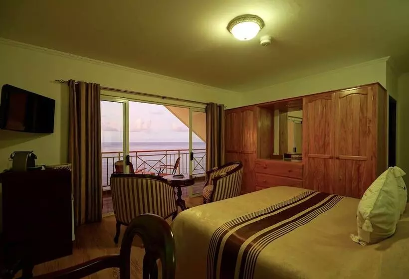 Treasure Cove Hotel & Restaurant