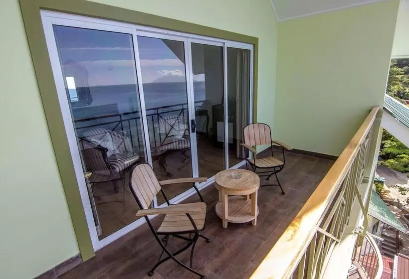 Treasure Cove Hotel & Restaurant