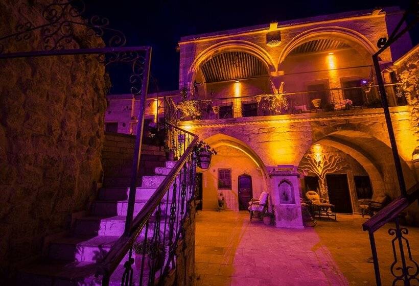 ホテル Assiana Cave