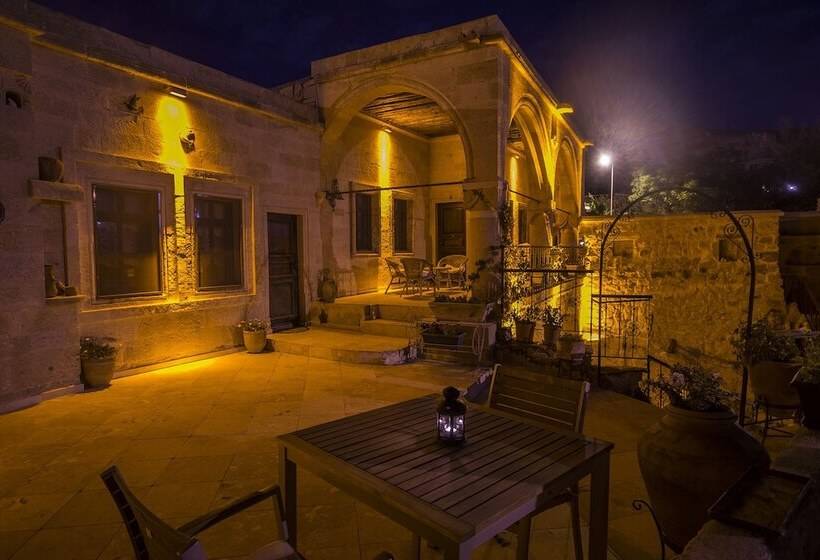 ホテル Assiana Cave