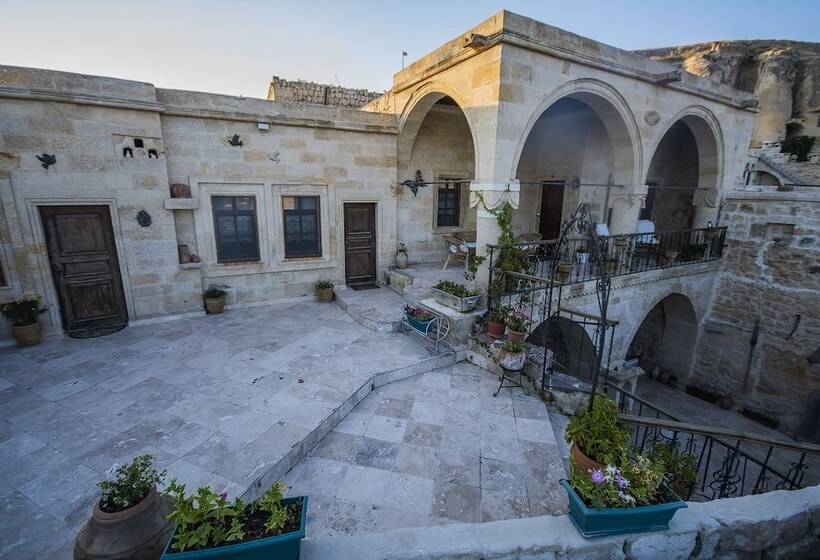 ホテル Assiana Cave