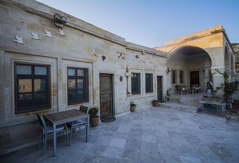 ホテル Assiana Cave