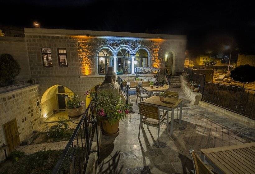 ホテル Assiana Cave