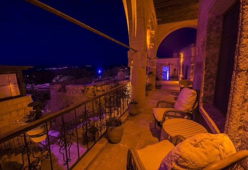 ホテル Assiana Cave