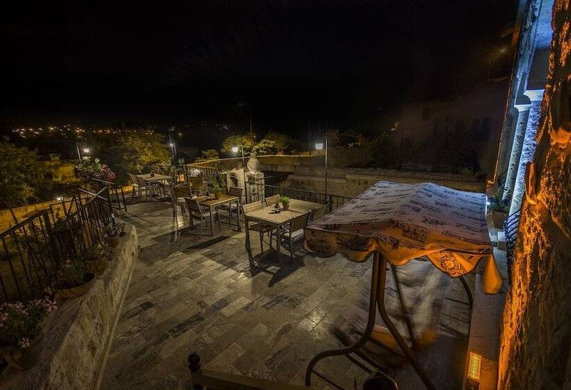 ホテル Assiana Cave