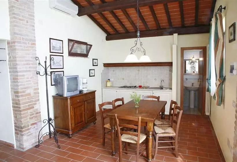 Borgo Di Colleoli Resort