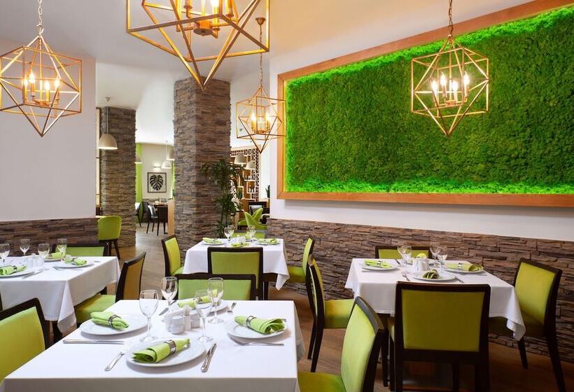 בית מלון כפרי Golden Tulip Rosa Khutor