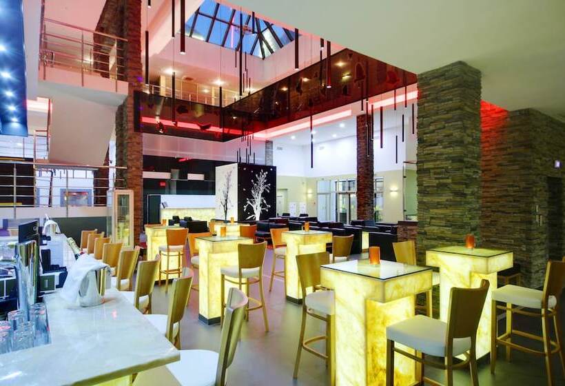 בית מלון כפרי Golden Tulip Rosa Khutor