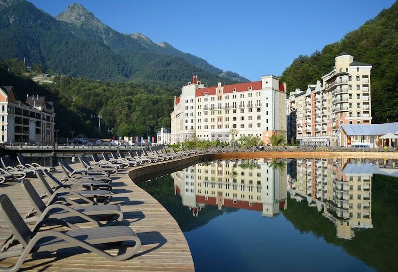 בית מלון כפרי Golden Tulip Rosa Khutor