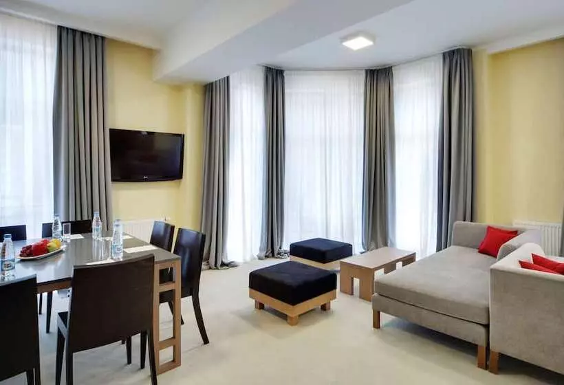 בית מלון כפרי Golden Tulip Rosa Khutor