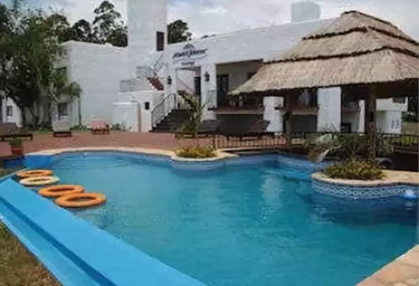 Hotel Howard Johnson Express Inn Ituzaingo