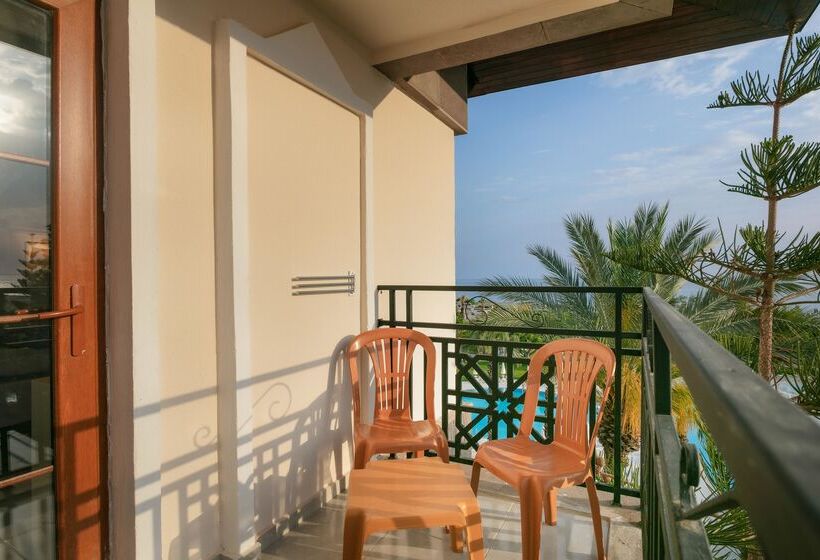 هتل Selectum Colours Side