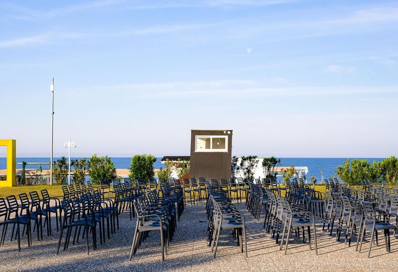 هتل Selectum Colours Side