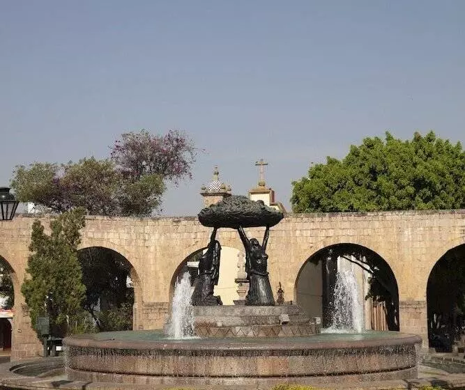 ホテル Fiesta Inn Morelia Altozano