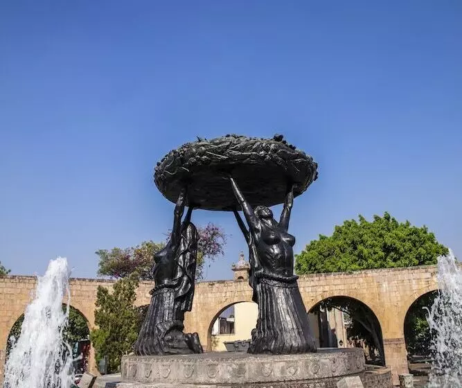 ホテル Fiesta Inn Morelia Altozano