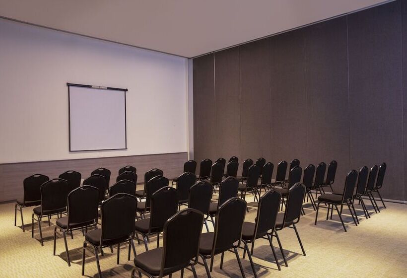 فندق Fiesta Inn Morelia Altozano