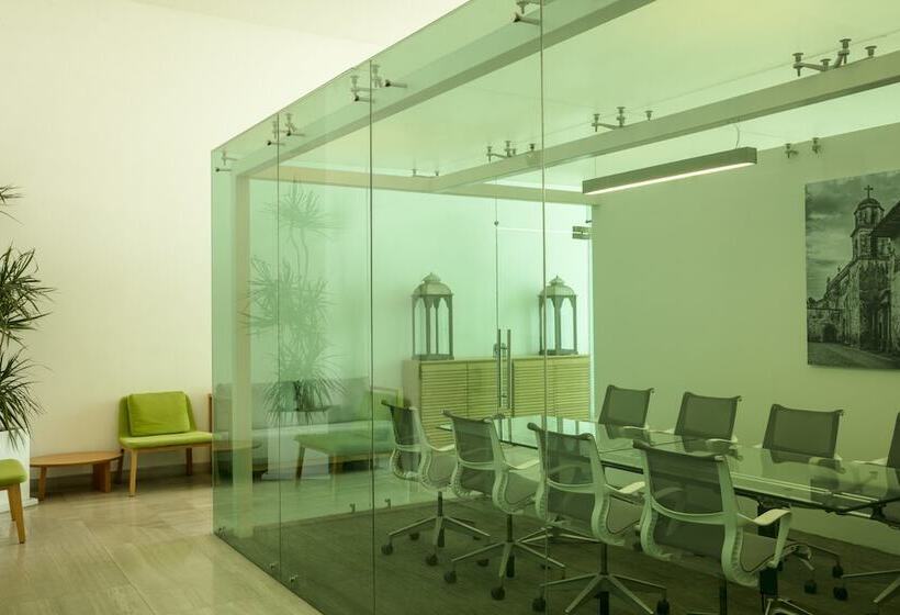 فندق Fiesta Inn Morelia Altozano