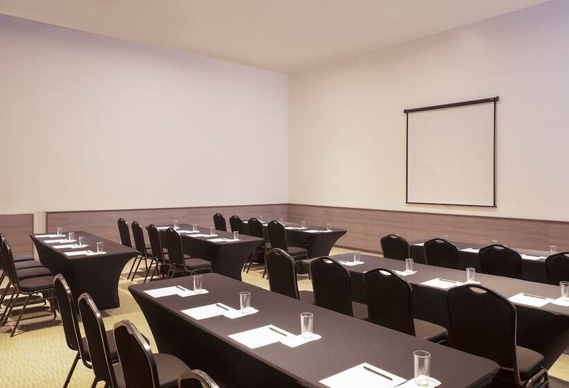 فندق Fiesta Inn Morelia Altozano