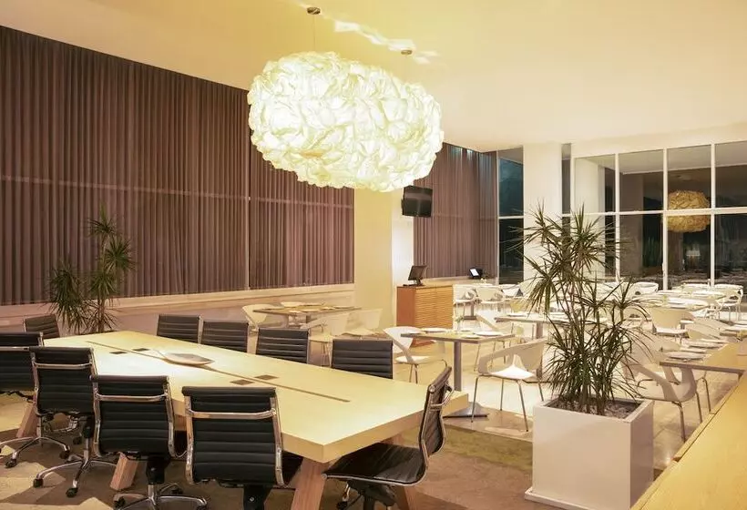 ホテル Fiesta Inn Morelia Altozano