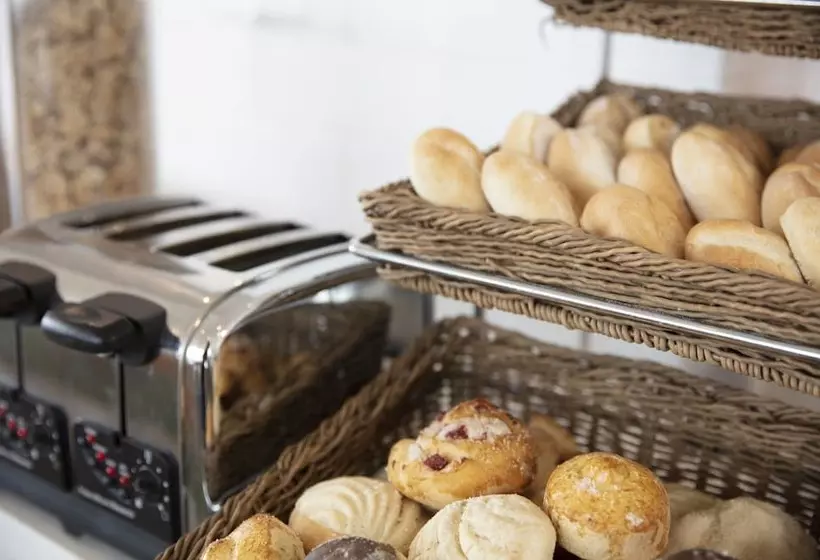 ホテル Fiesta Inn Morelia Altozano