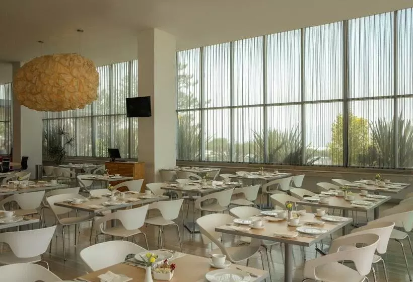 ホテル Fiesta Inn Morelia Altozano