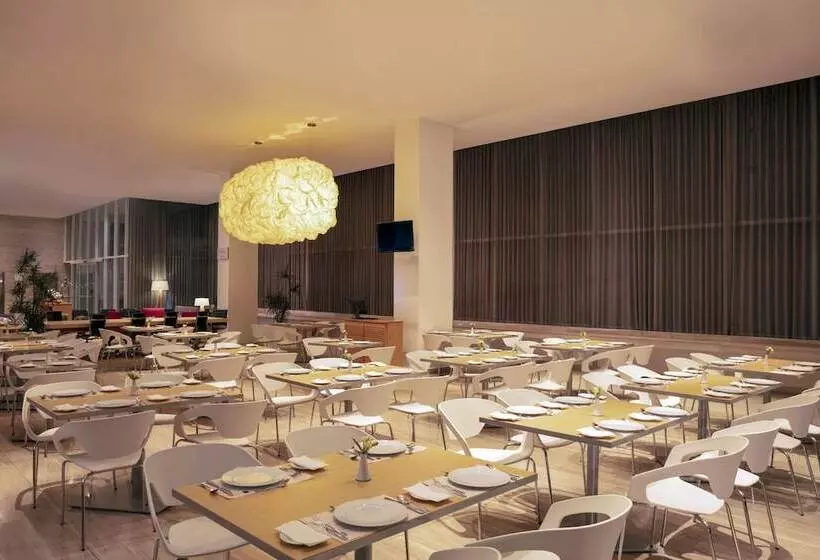 ホテル Fiesta Inn Morelia Altozano