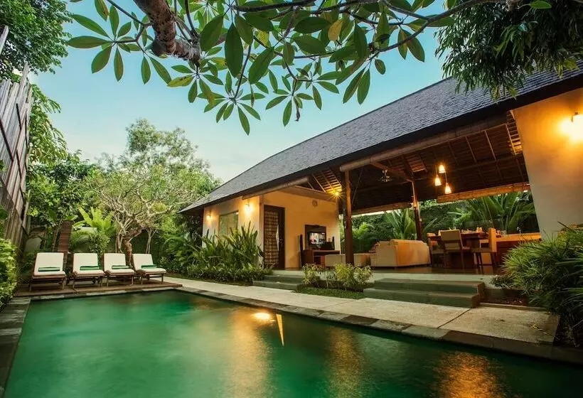 בית מלון כפרי The Astari Villa & Residence