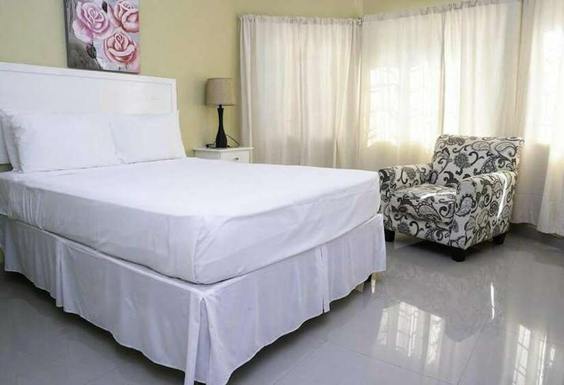 هتل Clock Tower Guest House