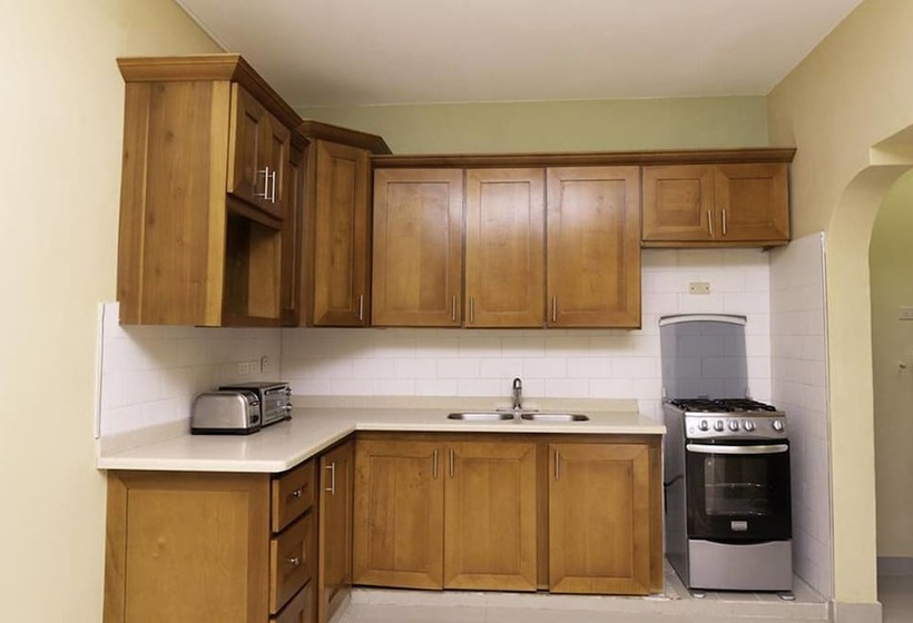 هتل Clock Tower Guest House