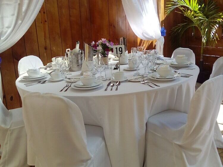 هتل Clock Tower Guest House