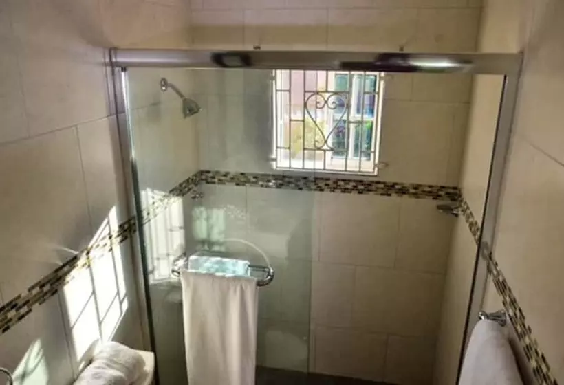 هتل Clock Tower Guest House