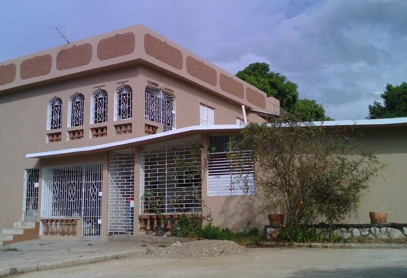 هتل Lion S Pride Hostel