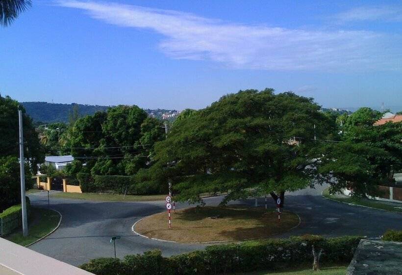 هتل Lion S Pride Hostel