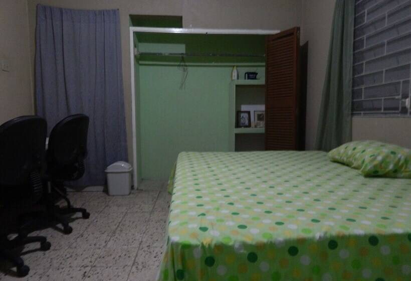 هتل Lion S Pride Hostel