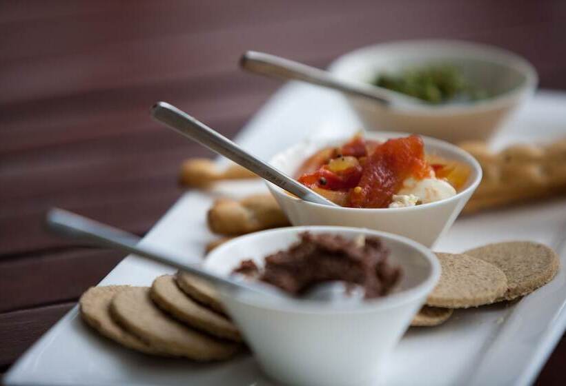 Отель Mt Cotton Retreat