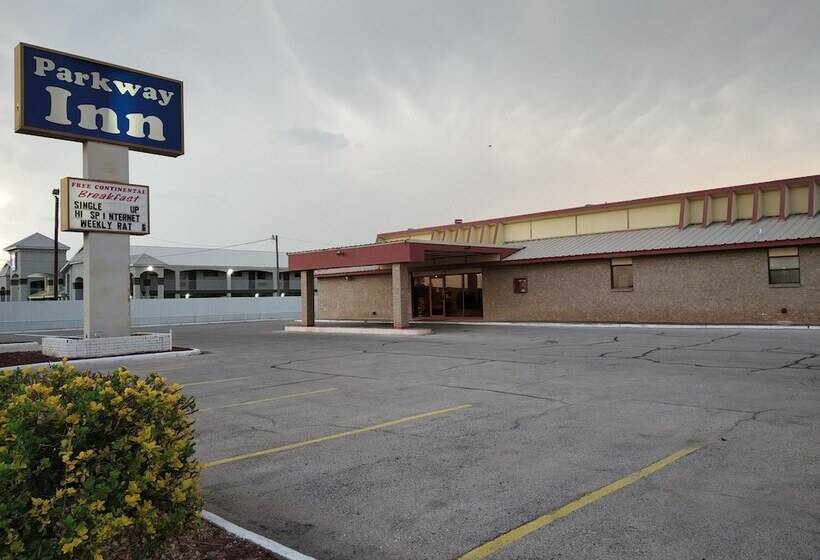 בית מלון כפרי Parkway Inn