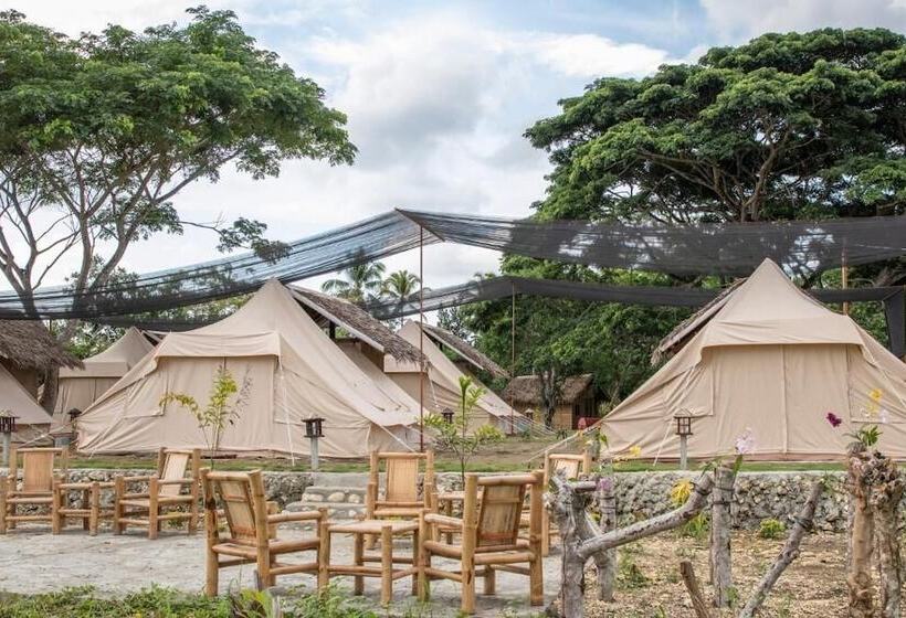 בית מלון כפרי The Acacia Glamping Park