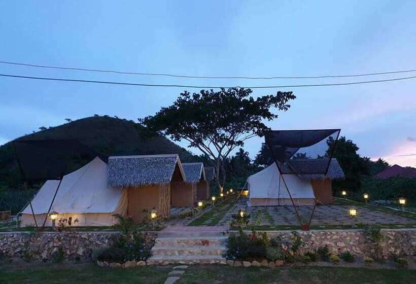 בית מלון כפרי The Acacia Glamping Park