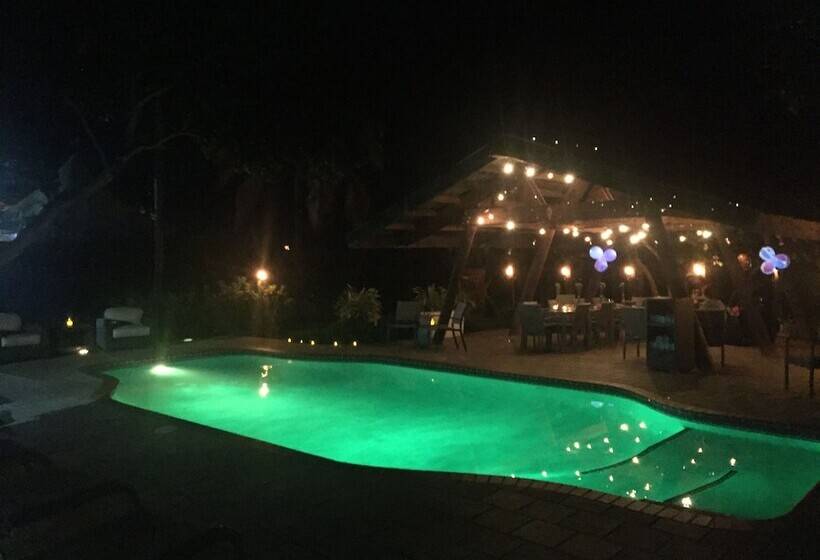 هتل Vacation Rentals At Salitre