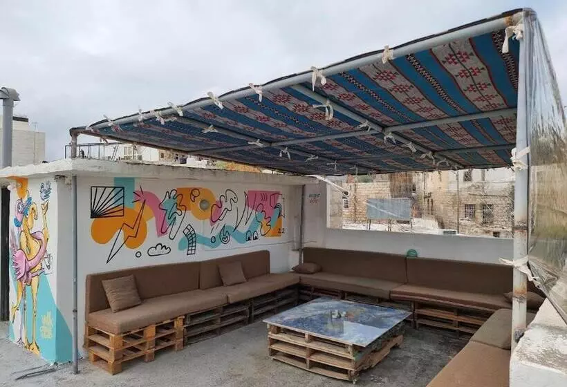 هاستل Rainbow House