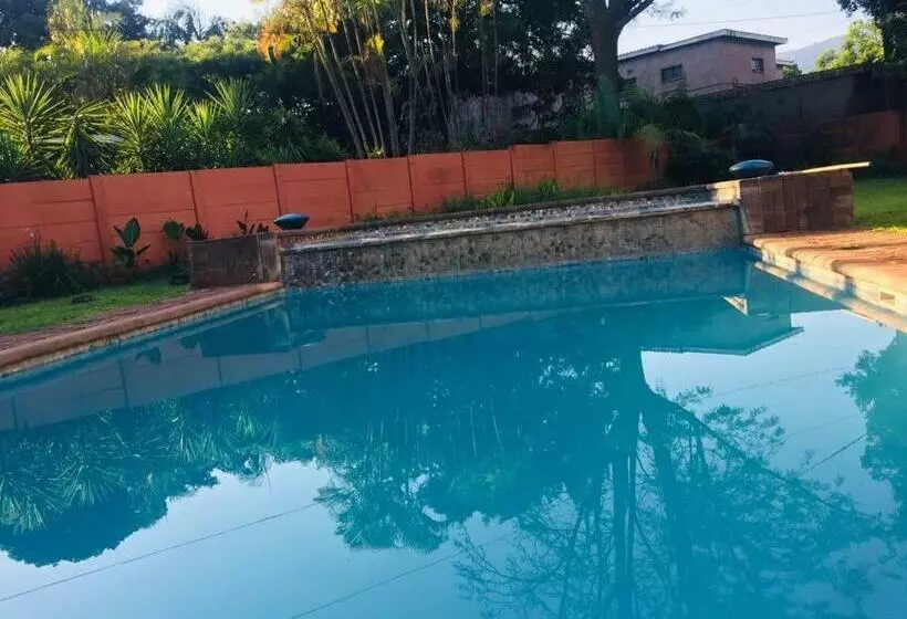 تختخواب و صبحانه House 156