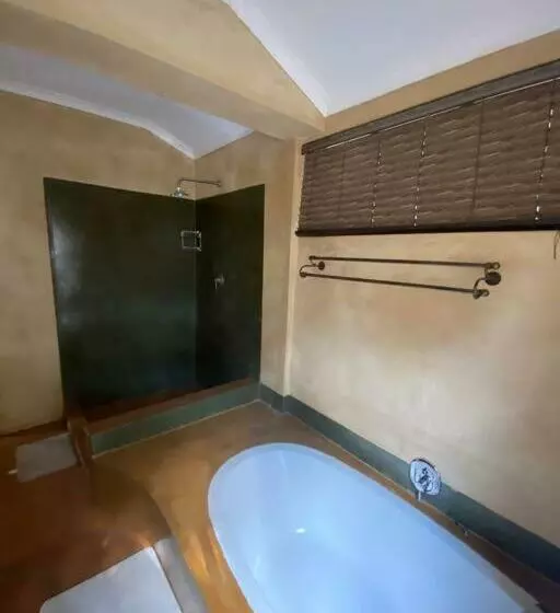 تختخواب و صبحانه House 156