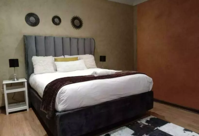 تختخواب و صبحانه House 156