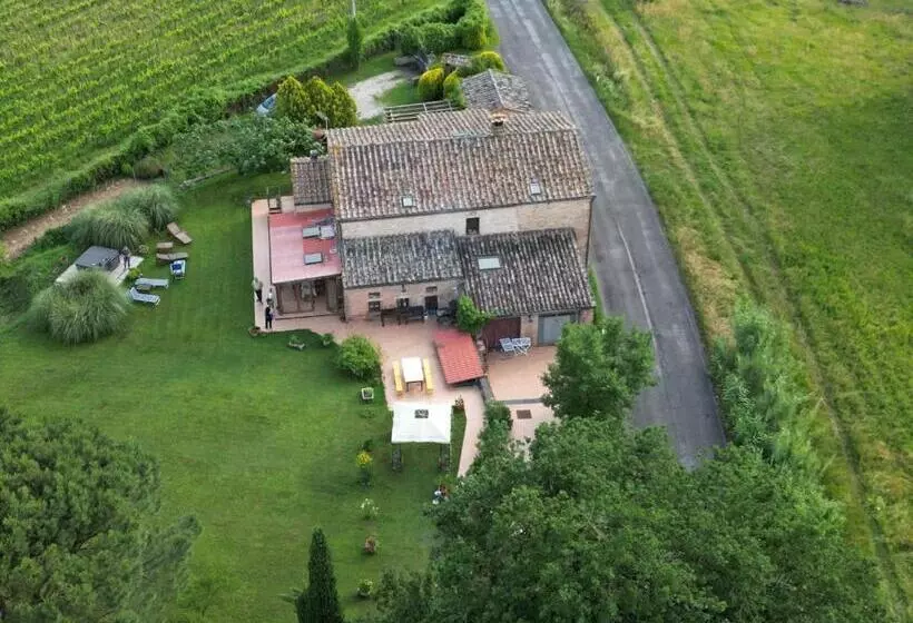 Aamiaismajoitus (B&B) Il Casale Di Sandra