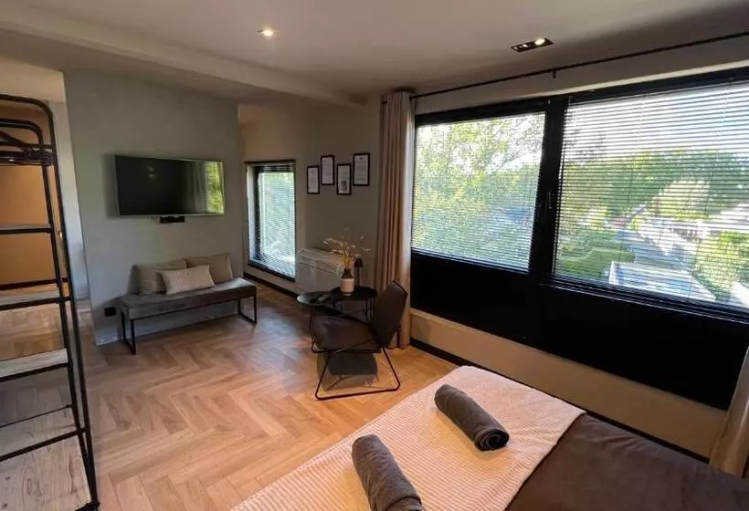تختخواب و صبحانه Boutique Hotel Le Faucon