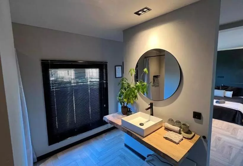 تختخواب و صبحانه Boutique Hotel Le Faucon