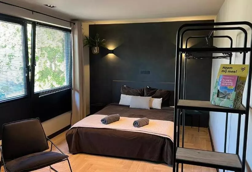 تختخواب و صبحانه Boutique Hotel Le Faucon