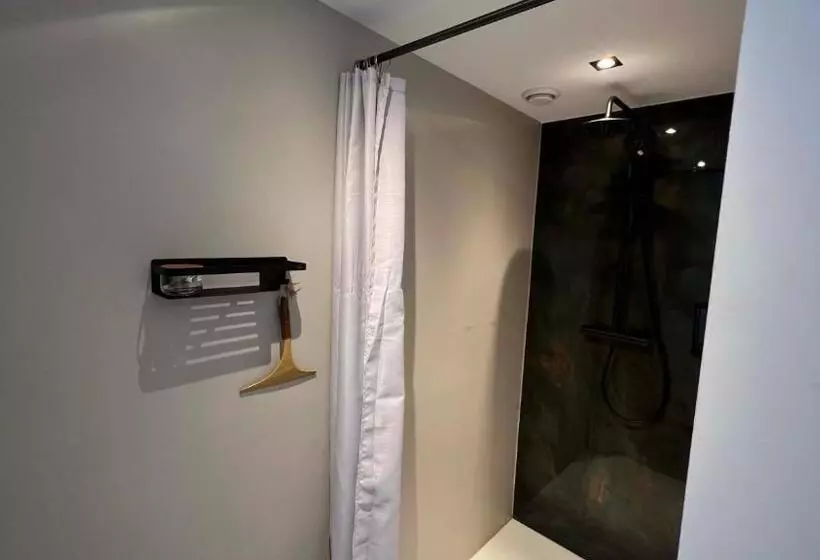 تختخواب و صبحانه Boutique Hotel Le Faucon